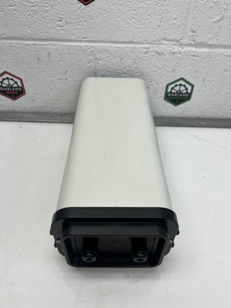 Pelco EH4014 Camera Enclosure
