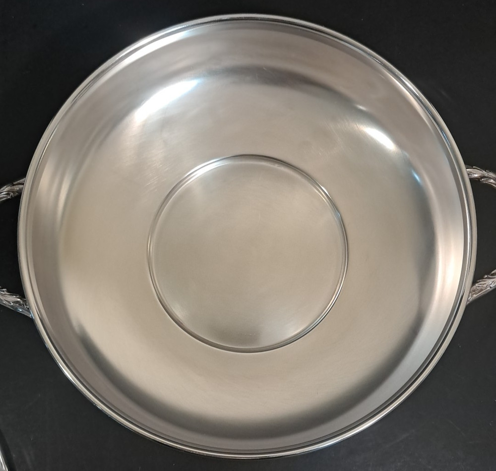 VTG Silver Plated Large Bowl/Covered Dish W/Lid & Pyrex Glass bowl insert