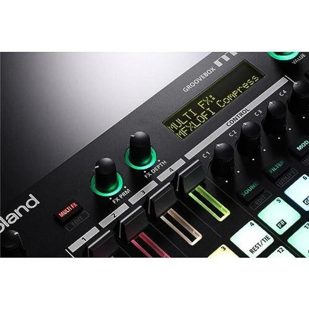 Roland MC-101 GROOVEBOX Sampler Sequencer 4 tracks New