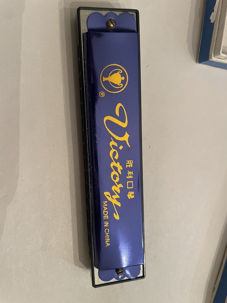 Victory Harmonica Vintage