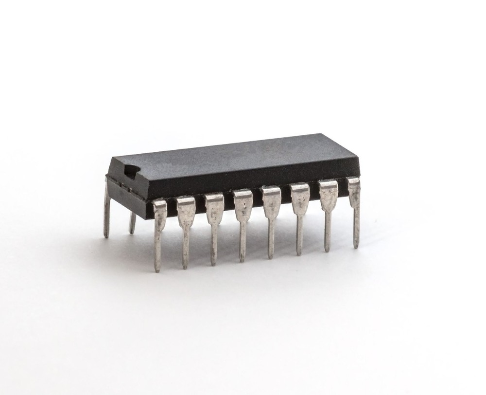 2X IC DM74ALS86N or 74ALS86