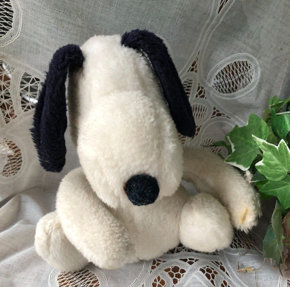 KNICKERBOCKER USED PLUSH DOG - SNOOPY