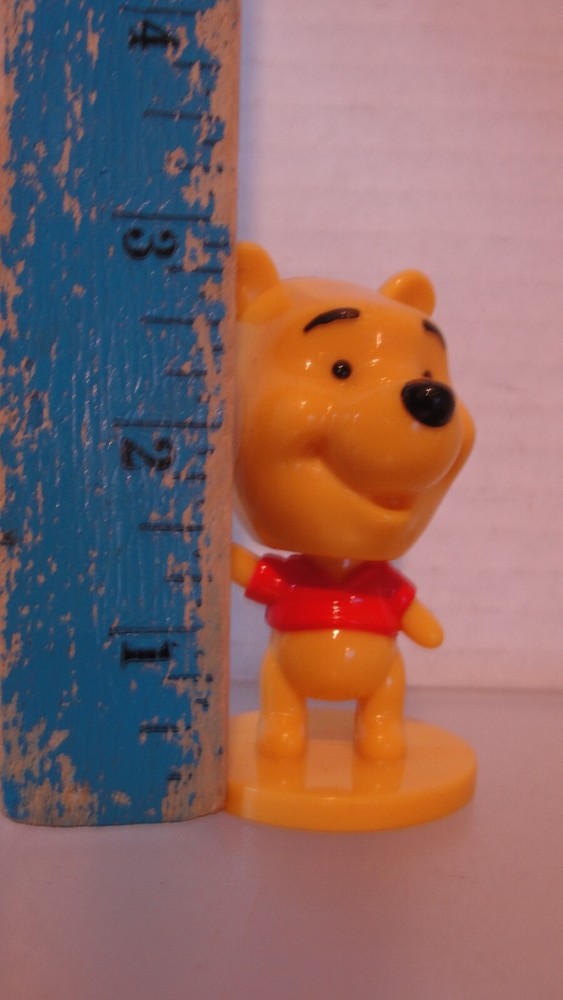 KELLOGS 3" WINNIE THE POOH BOBBLEHEAD