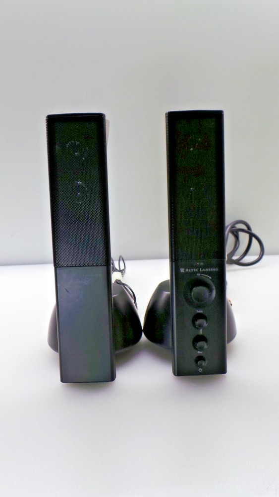 ALTEC LANSING VS4121 RIGHT AND LEFT COMPUTER SPEAKERS ONLY - Working Great