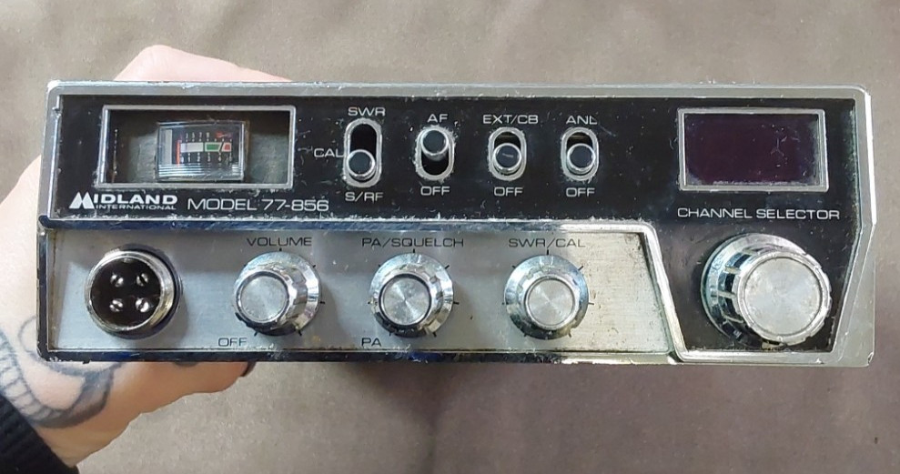Vintage 1977 MIDLAND CB RADIO MODEL 77-856-UNTESTED