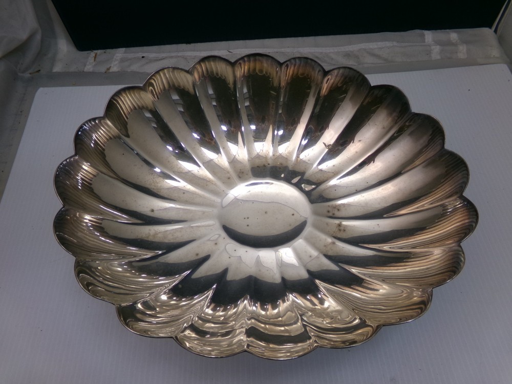 Vintage Silver Plated  Scalloped Serving Dish, Reed & Barton, 12.5x10.25, Oval