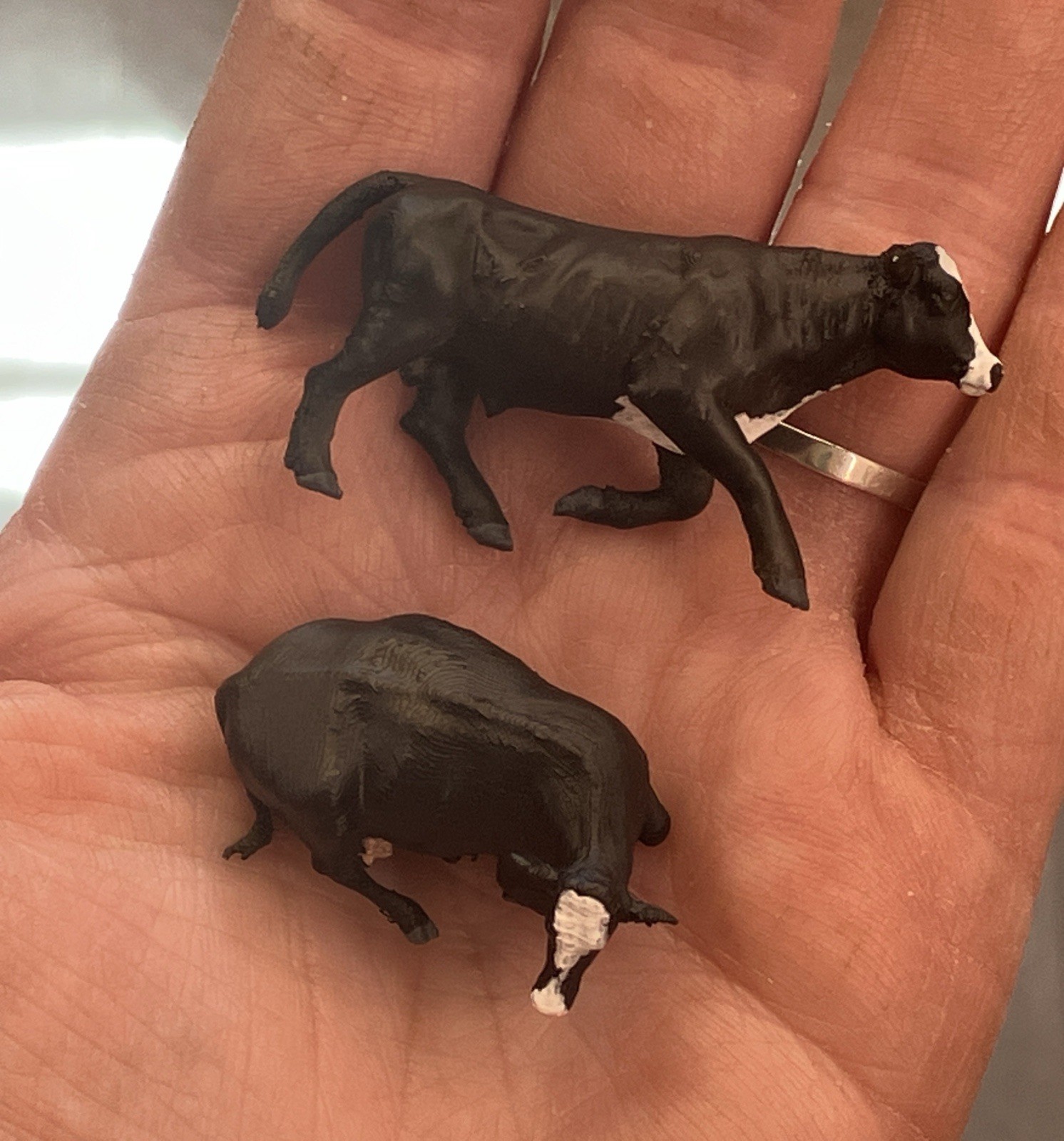 3D Print 1:64 - Laying Down Cow & Running Bull Cattle Farm Scene Like Ertl
