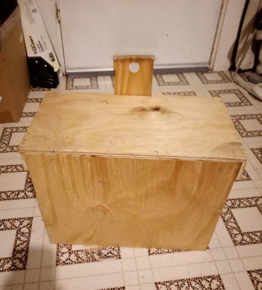 HONEYBEE SWARM TRAP BOX