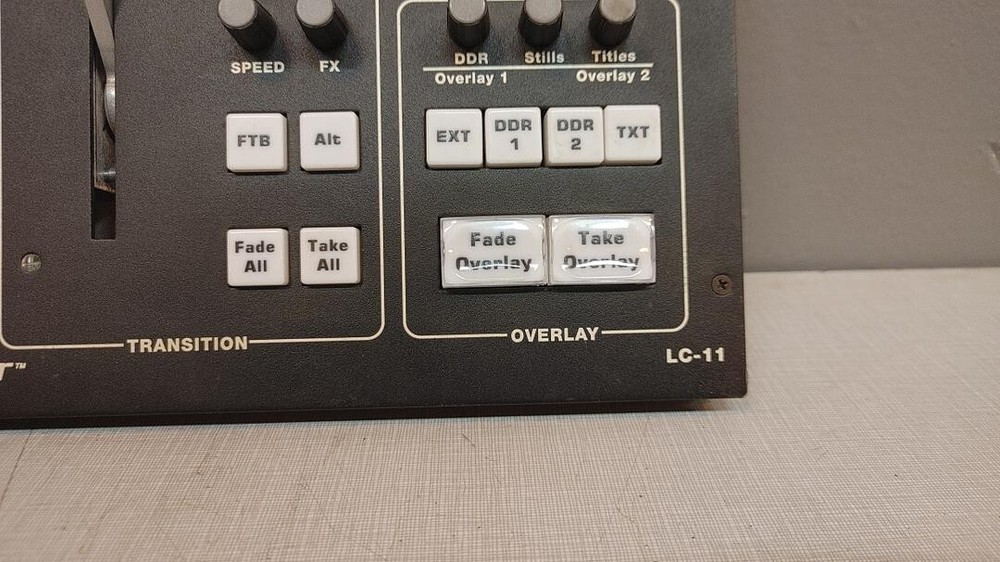 NewTek TriCaster LC-11 2 Buttons Missing(S6LLST11513)