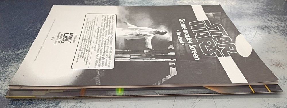 STAR WARS GAMEMASTER SCREEN REVISED, SCREEN & 64 Page Booklet WEG, #40135