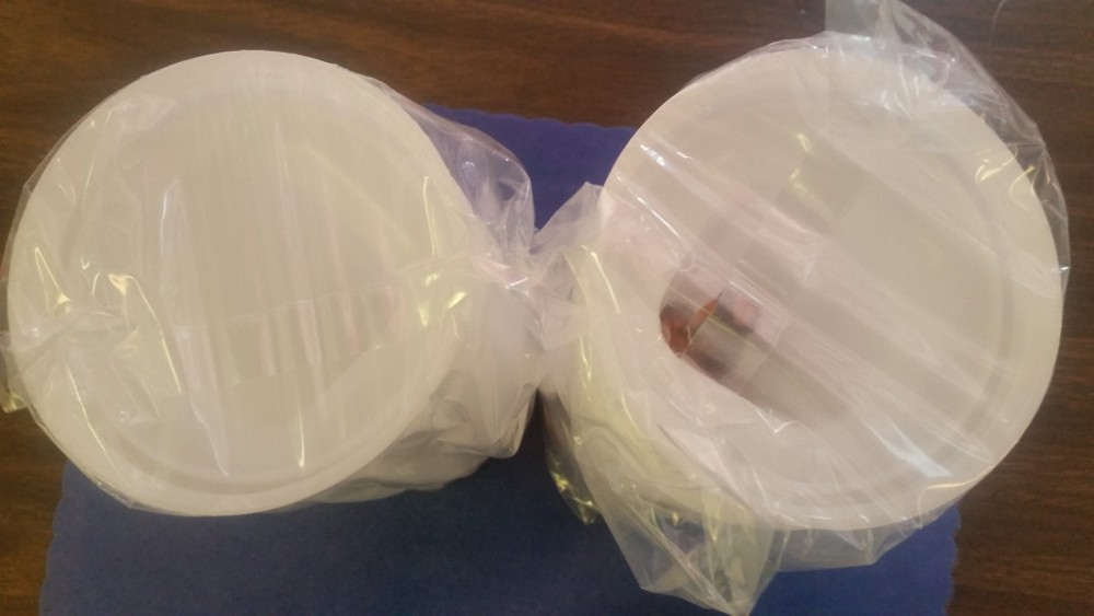 BEVERAGE/JUICE SERVERS 1 QUART PLASTIC CONTAINER PINEAPPLE( 2 EACH ) BROWN/WHITE