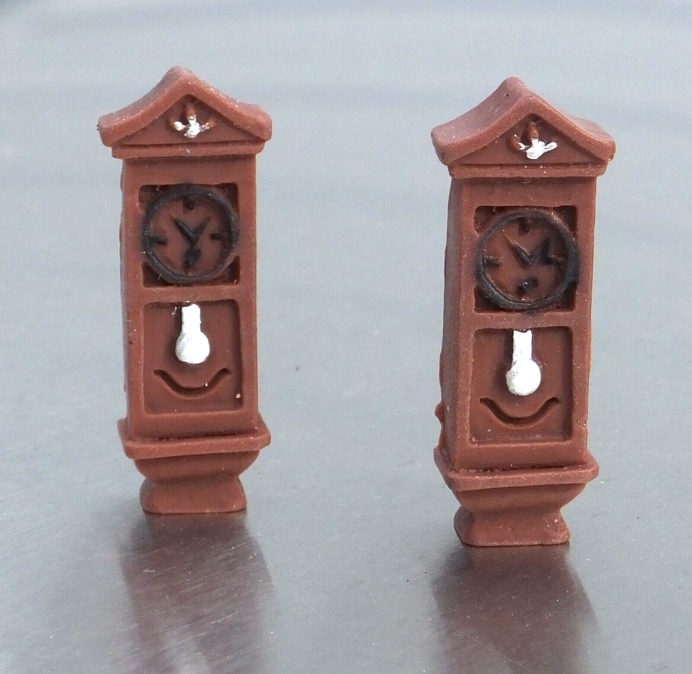 Cuckoo Clock 2 Pc Set 1/24 Scale G Scale Diorama Accessory Items