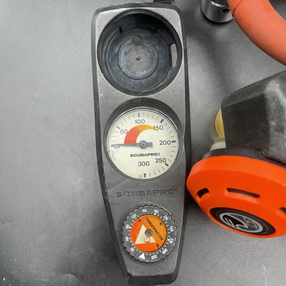 Scubapro Regulator And Gauge Console With Extra Oceanic Aploha Reg Untested