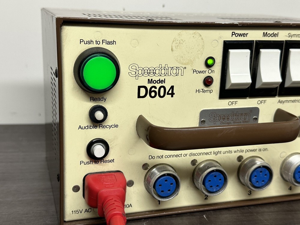 Speedotron D604 Studio Strobe Lighting Power Supply Pack - B71