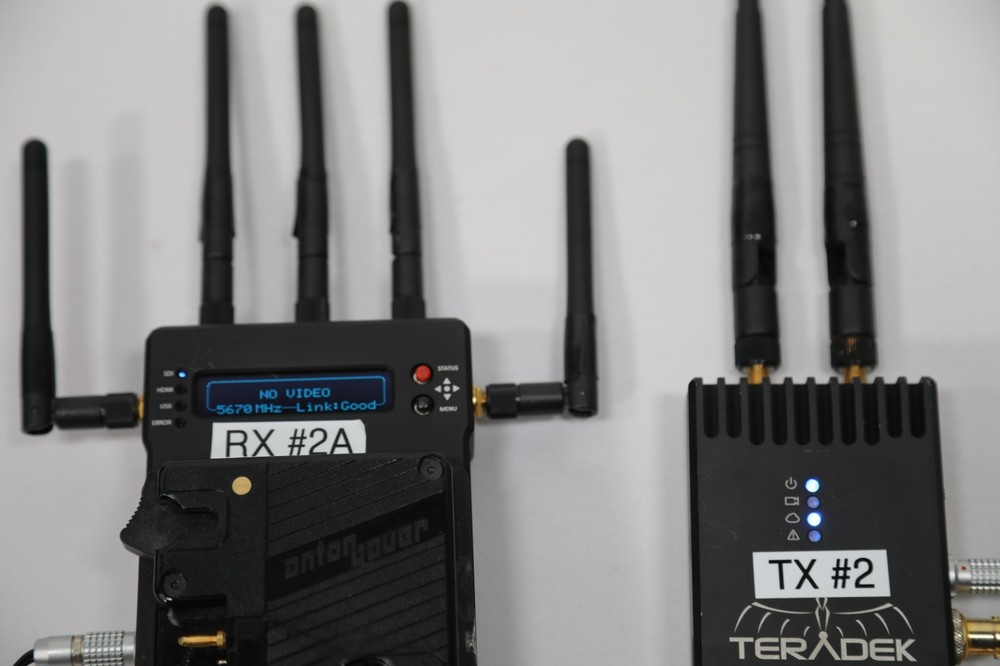 Teradek Bolt Pro 2000 SDI/HDMI Wireless Video System with Antenna Array