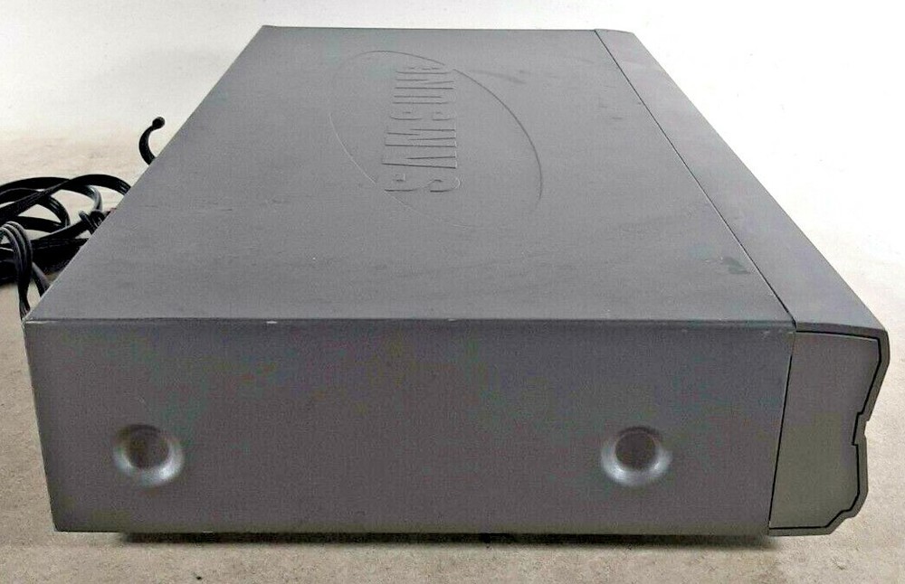 Samsung DVD Player M301 with RCA Cables No Remote Silver