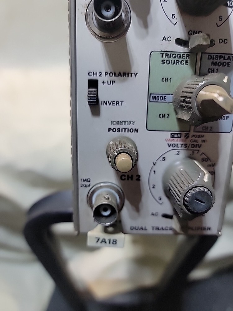 TEKTRONIX 7A18 DUAL TRACE AMPLIFIER PLUG-IN MODULE - UNTESTED