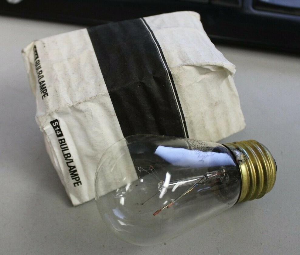 ONE (1) SYLVANIA LIGHT BULB S14