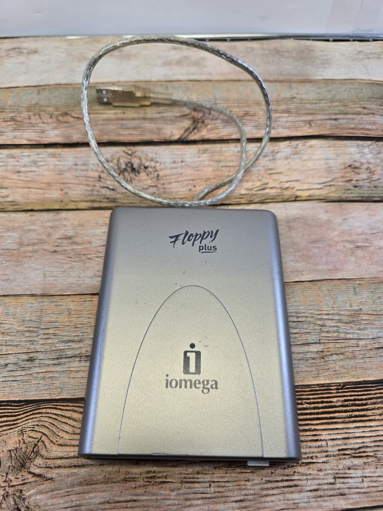 IOMEGA CRE-01A Floppy Plus 7-in-1 Card Reader