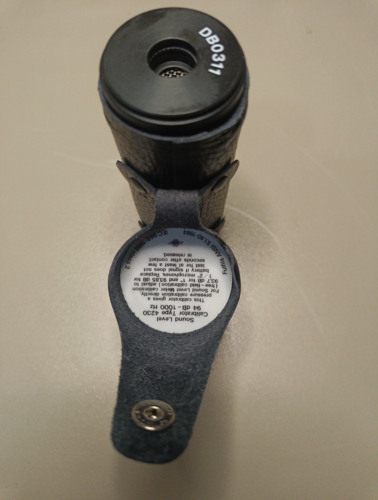 Bruel & Kjaer Type 4230 Sound Level Calibrator