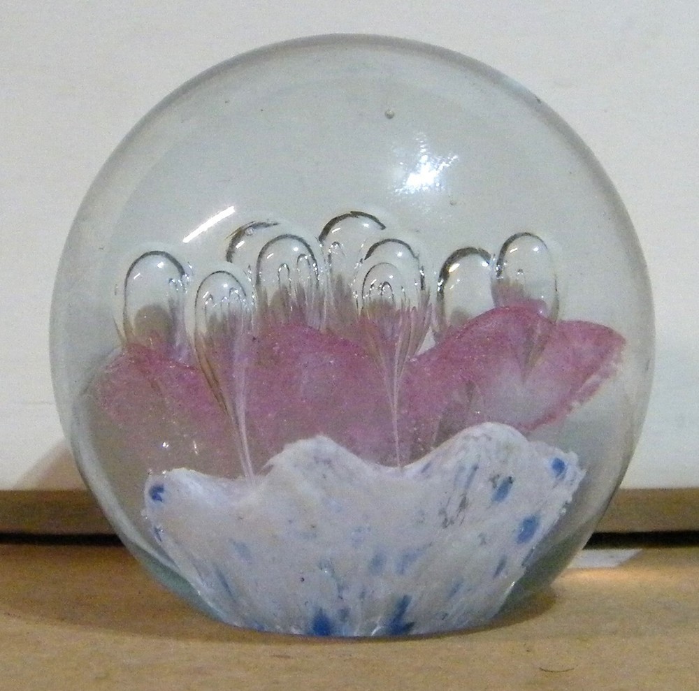Paperweight Orb Flower Controlled Bubbles 3"