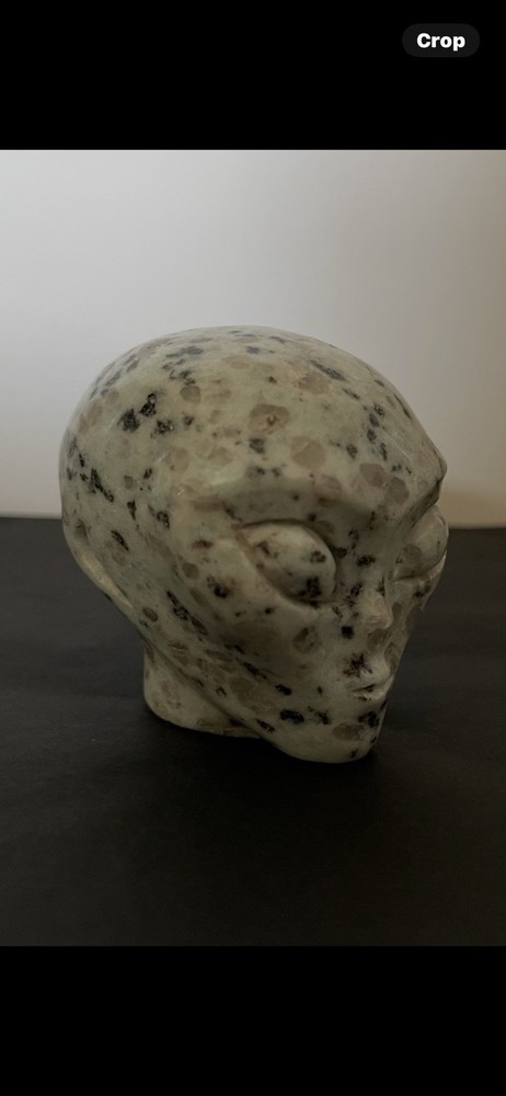 Kiwi Stone Alien Skull 2 Inch