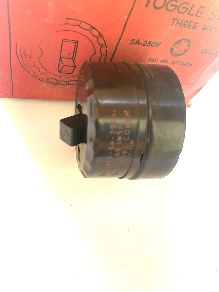 Vintage Monowatt Bakelite Brown Round Toggle Switch - 3 Way Surface Mount - NOS!