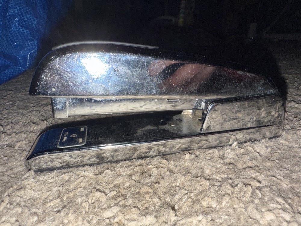 staples stapler 33993 chrome VHTF (N)