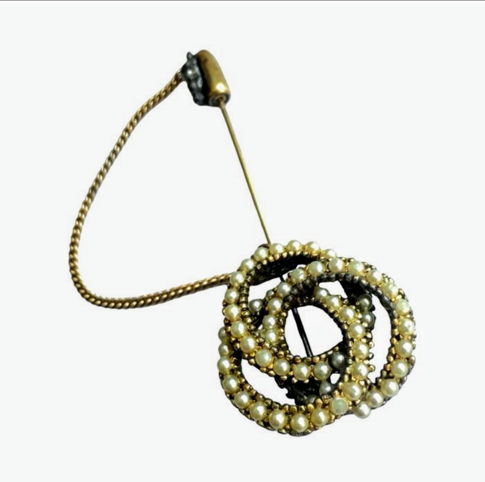 Brooch