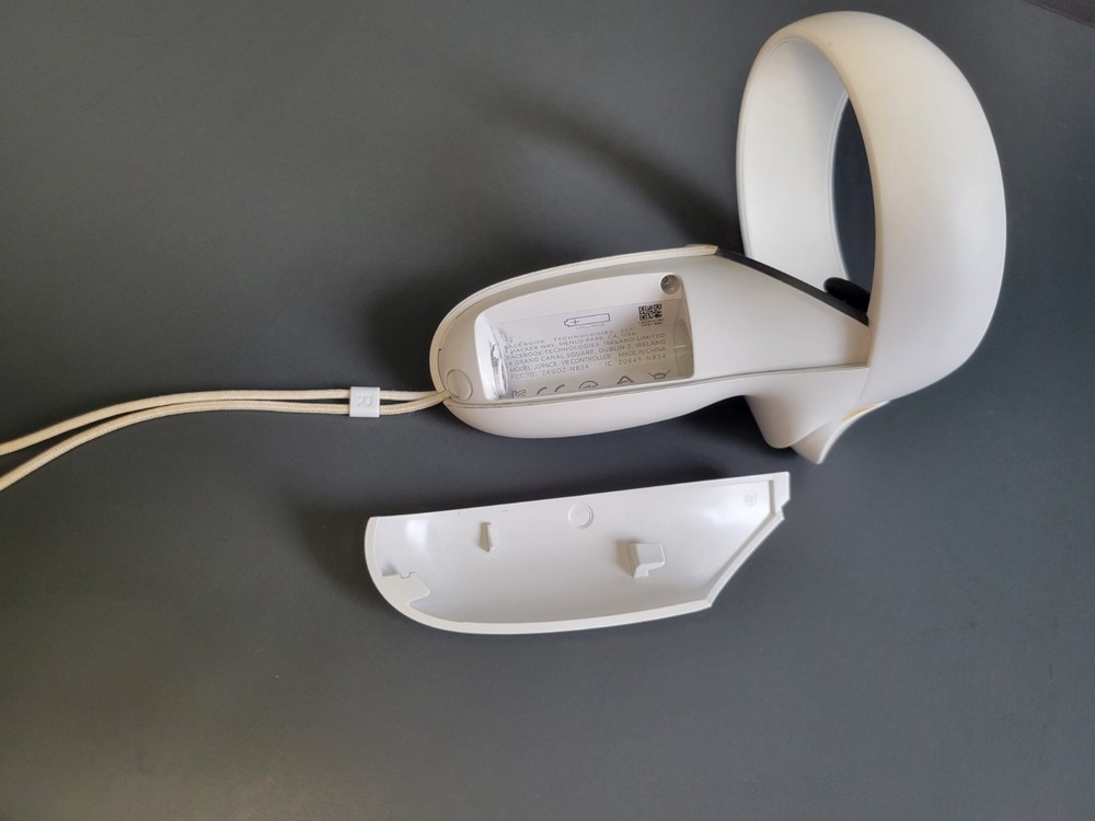 Meta Quest 2 Controller RIGHT Hand Only BROKEN-Stick Drift-