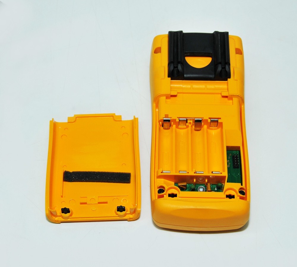 Fluke 724 Temperature Calibrator