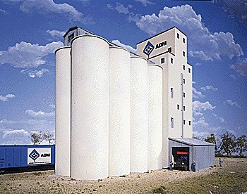 Walthers Cornerstone 933-3023 HO Scale Elevator Add-On Silos Kit