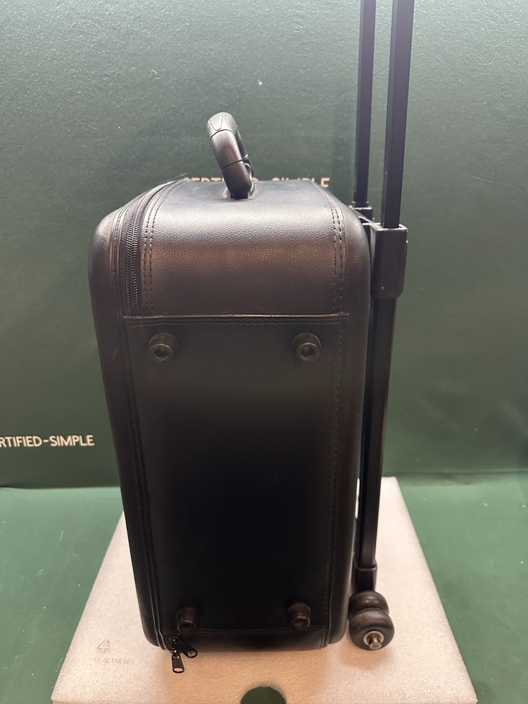 CTX EzPro 610 LCD Projector – Powers On, Case + AC Adapter Included