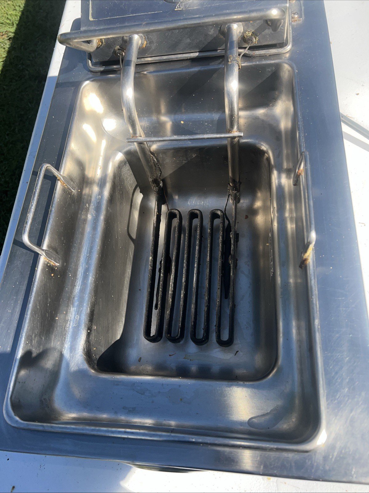 Wells F-49 Countertop 15lb Low Wattage Single Basket Electric Fryer #03