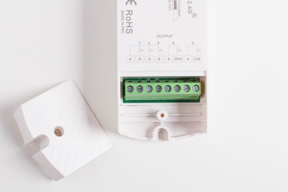LEDUPDATES RGBW + WW CW LED Controller 5 Channels + Remote for LED Strip Module