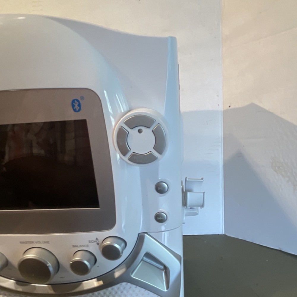 The Singing Machine STVG5698TW Bluetooth Karaoke System with Screen