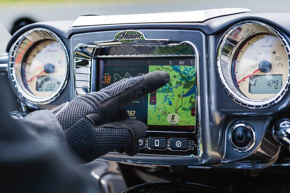 Kuryakyn Stereo Accent Chrome