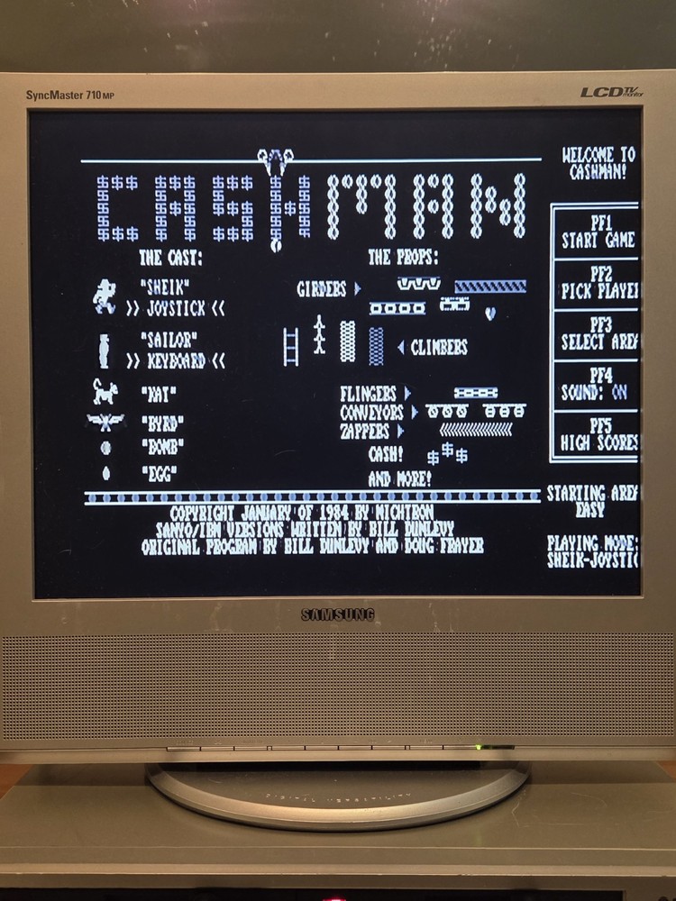Sanyo MBC-555 Personal Computer W/ Keyboard & Disks - Cleaned and Working!