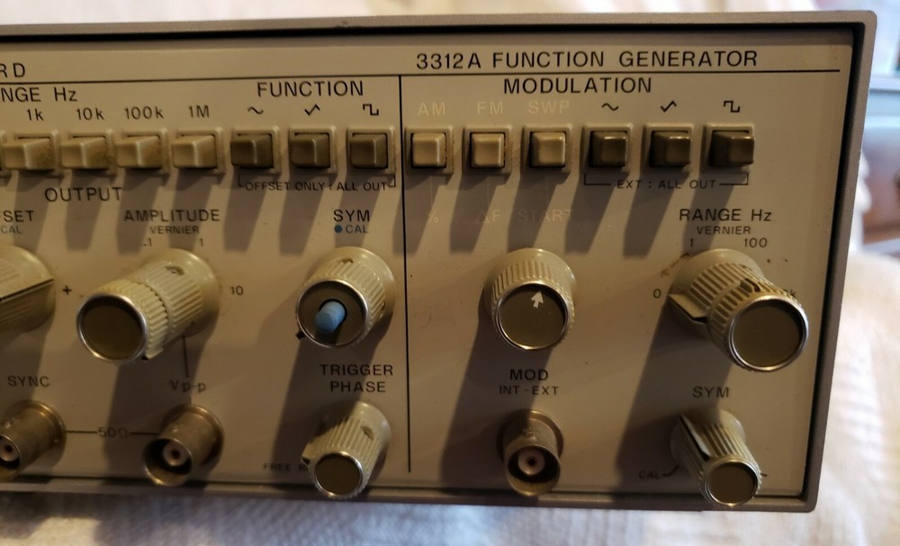 Hewlett Packard HP 3312A Function Generator 13 Mhz Dual Main & Modulation Unit