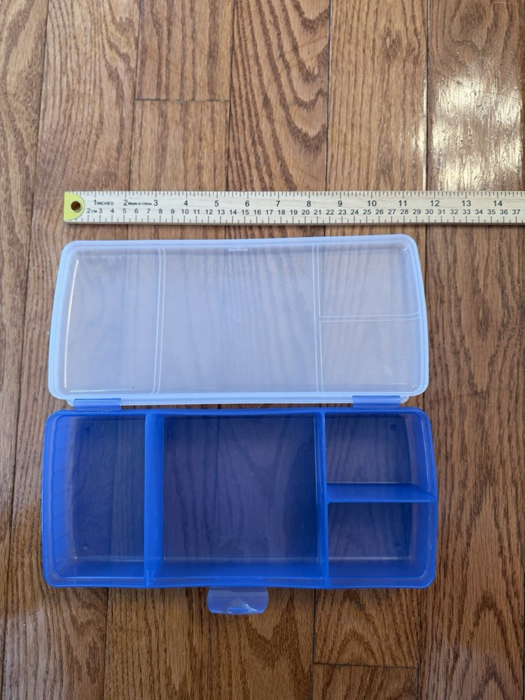 Tupperware Blue Hinged Sandwich Keeper Lunch Container