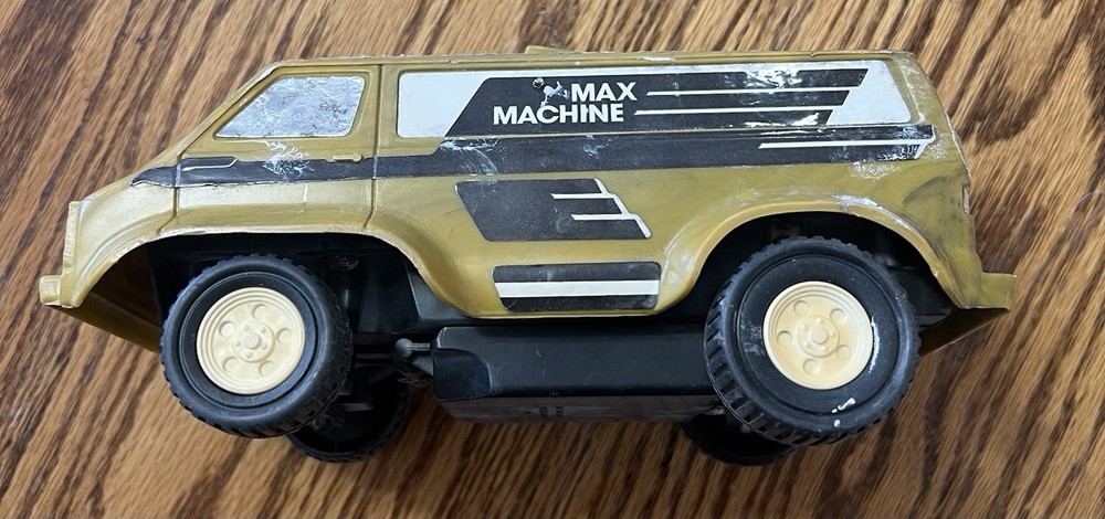 Vintage 1977 Scharper Max Machine Remote Control Van 8” long no controller