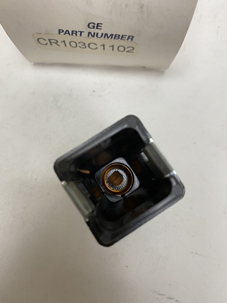 New General Electric CR103C1102 Square Indicator Light 125V Max