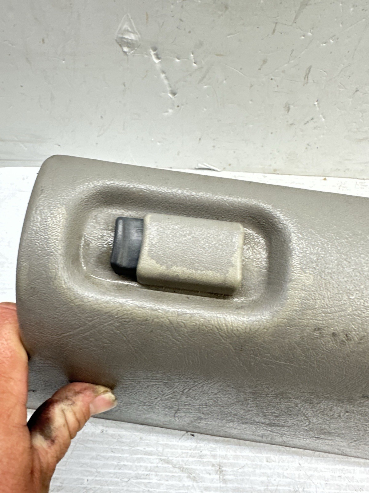95-99 TRUCK OBS Silverado Tahoe Sierra Suburban Yukon Glove Box Storage Grey S2