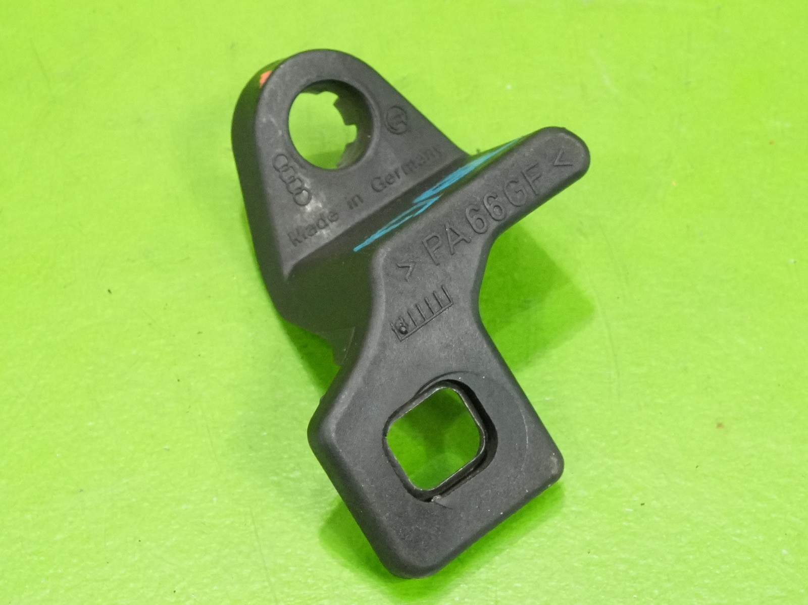 00-06 Audi TT OEM 8N0941454 passenger front headlight lamp bracket mount tab