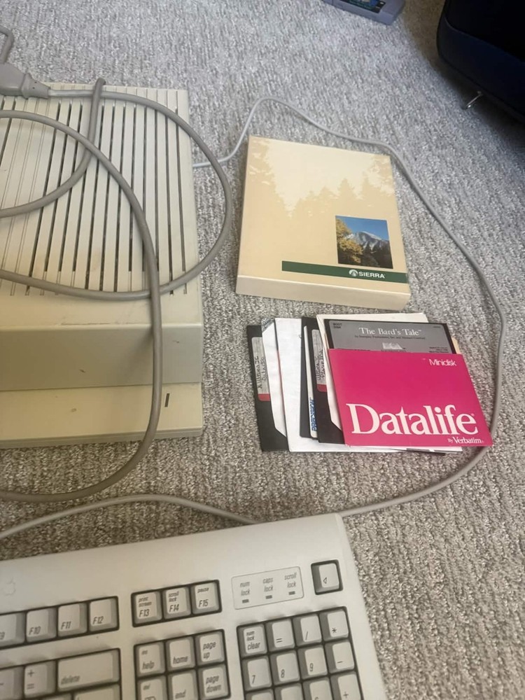 Apple II GS A2S6000 Vintage Computer