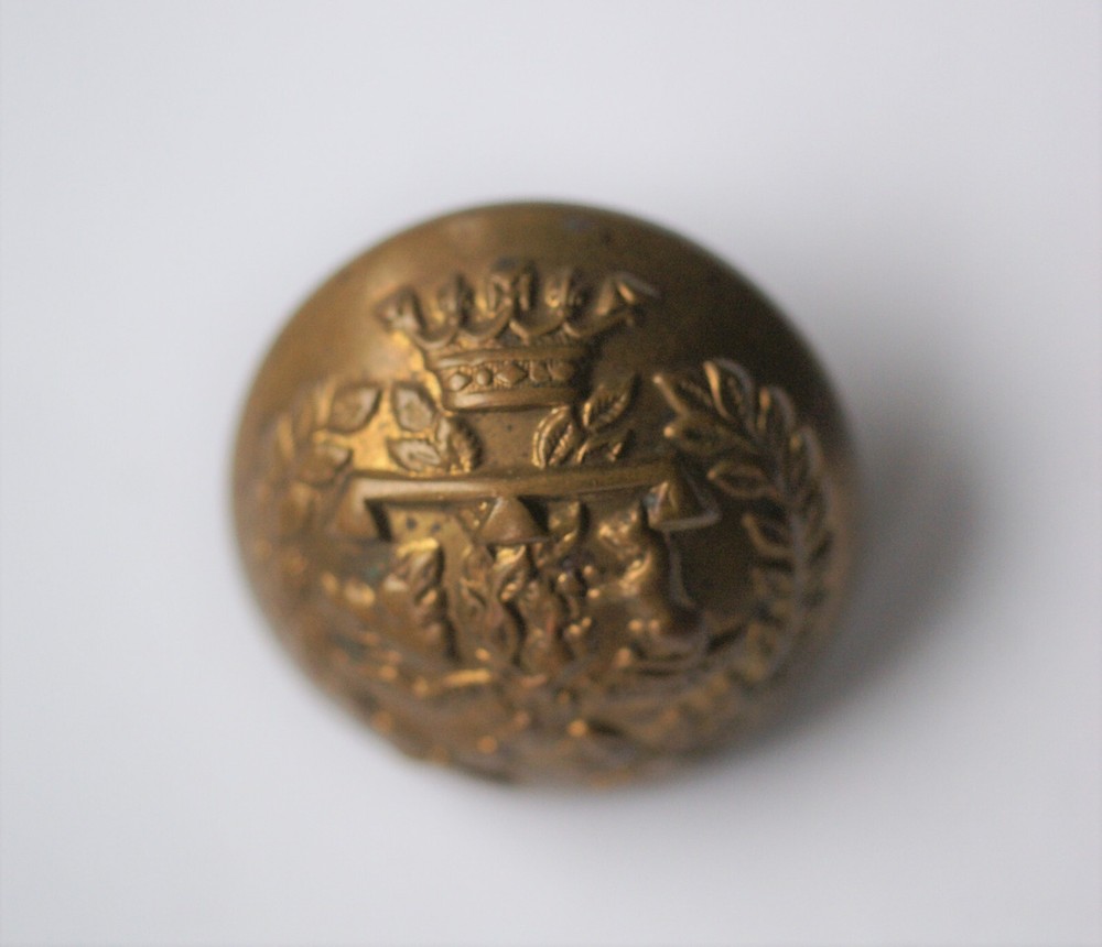 British Army Victorian era Argyll & Sutherland Highlanders tunic button gilded