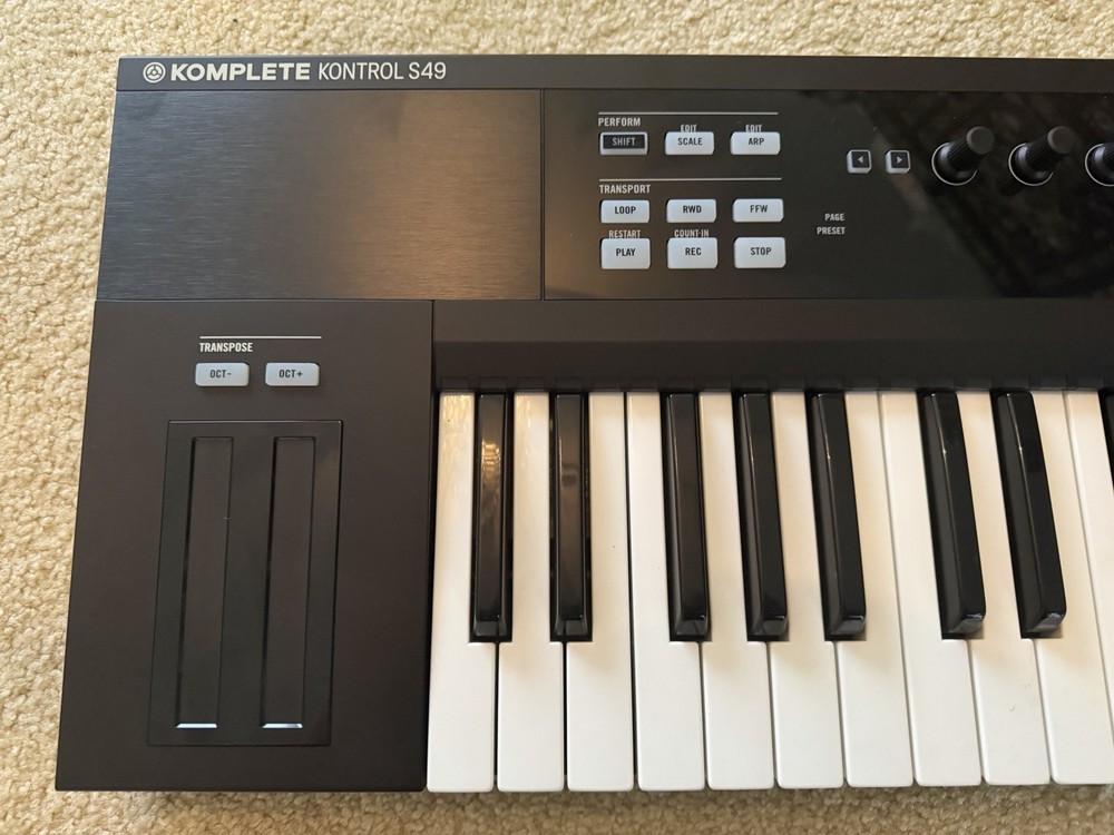 Native Instruments Komplete Kontrol S49 Mk1 Controller Keyboard