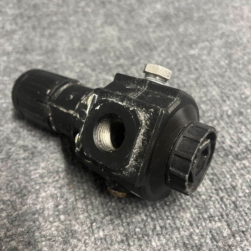 Dayton 4ZM22 1/2" Filter Regulator Used