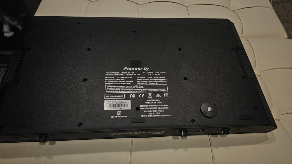 Pioneer DDJ-SR Digital DJ Controller