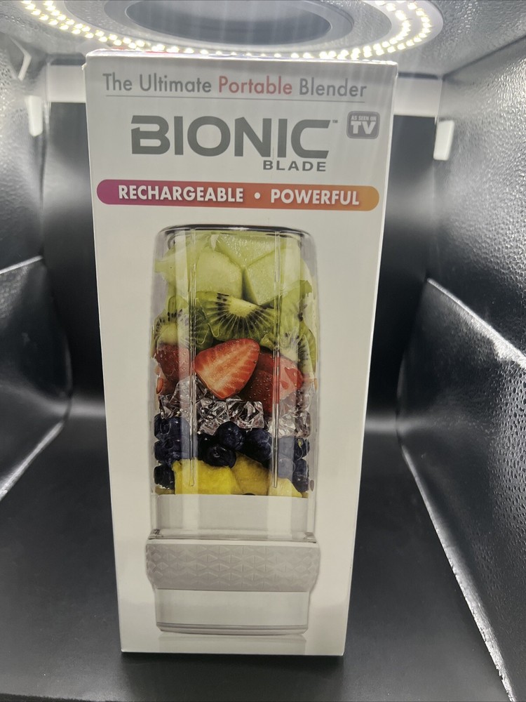 Bionic Blade Portable On The Go Blender. Rechargeable. 26oz. Lightweight {M}